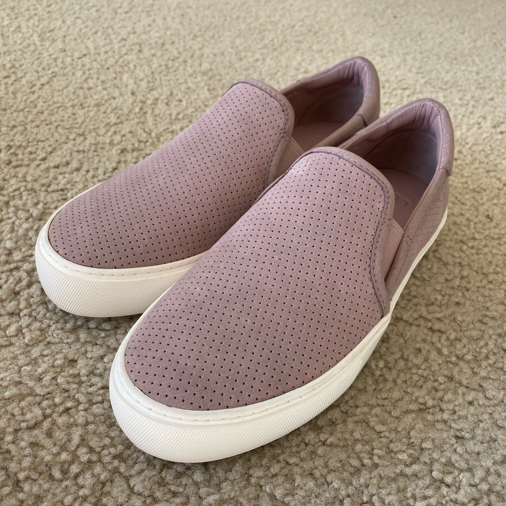 Ugg pink flats/slip on
